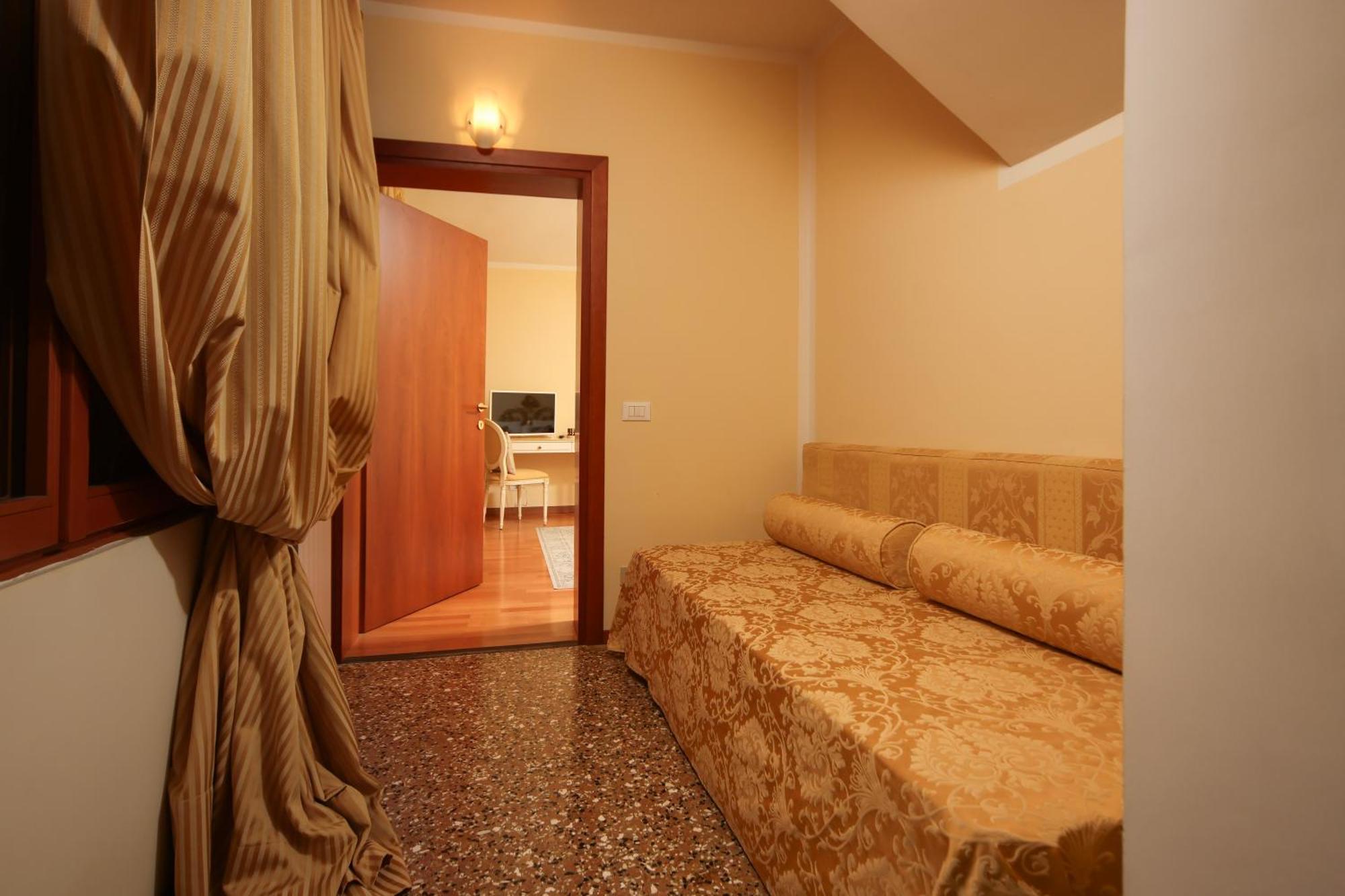 Relais Venezia Hotel Екстериор снимка